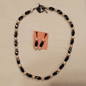 Vintage 18" Hematite & Pearl (7mm) necklace w/ matching earrings